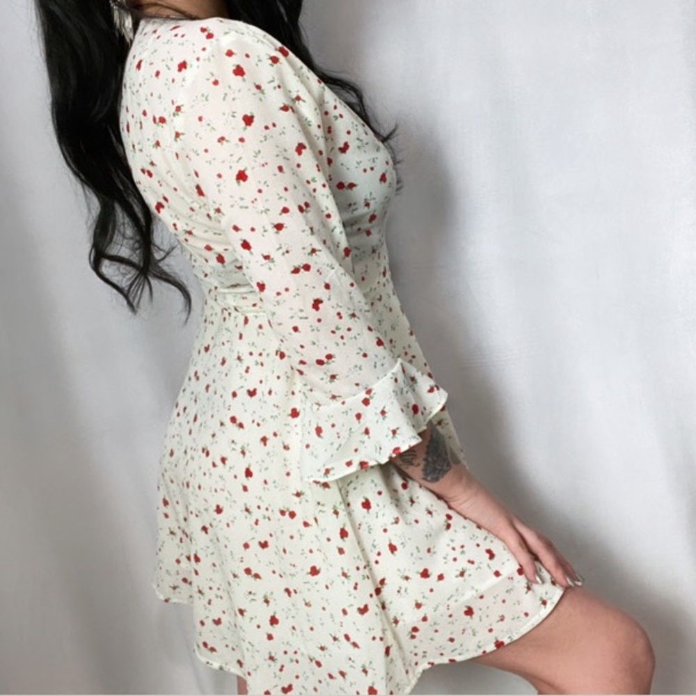 PRINCESS POLLY RARE BELL SLEEVE ROSÉ WRAP DRESS - Picture 3 of 6